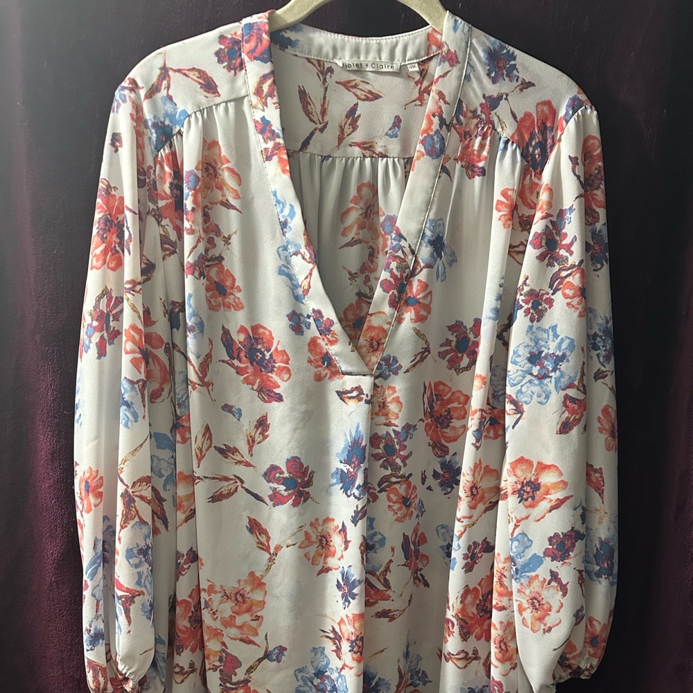 Woman’s Plus Size 1X Off-white Blouse with Floral Pattern